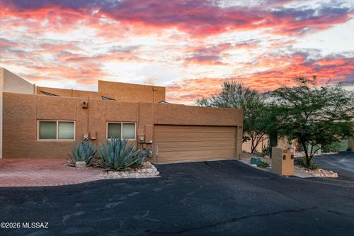 835 E Placita Del Mirador, Tucson, AZ, 85718-1956 | Card Image