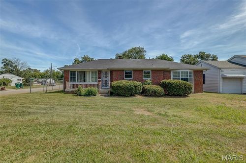 6801 Lake Dr, East Saint Louis, IL, 62203-2440 | Card Image