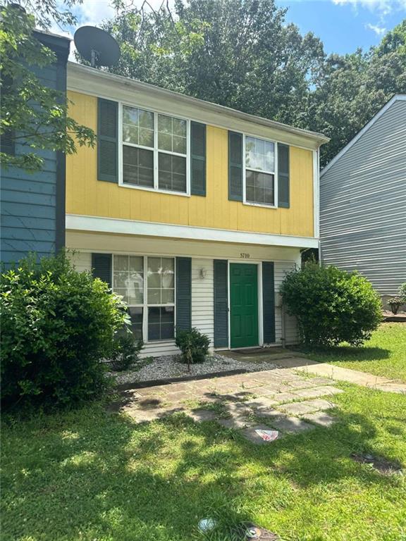Wells Cir, Stone Mountain, GA 30087