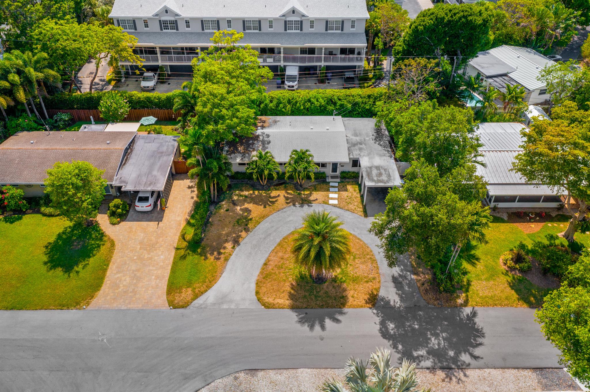 10th Ave, Wilton Manors, FL 33334