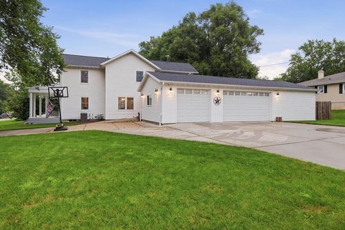 163 Valley Dr, Janesville, WI, 53546-2206 | Card Image