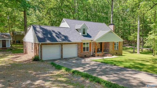 2123 Thunderbird St Nw, Hartselle, AL, 35640-4334 | Card Image