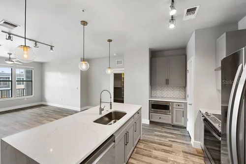 776-1 N Orange Avenue, Orlando, FL, 32801 | Card Image