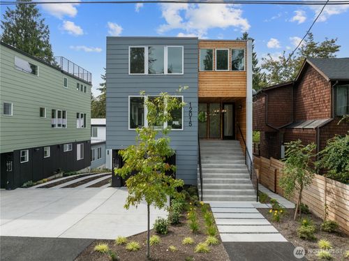 12015 36th Ave Ne, Seattle, WA, 98125-5636 | Card Image