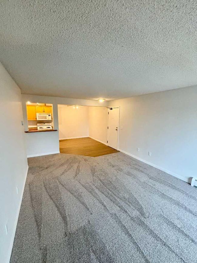 2203 - 13045 6 Street Sw, Condo with 2 bedrooms, 1 bathrooms and 1 parking in Calgary AB | Image 12
