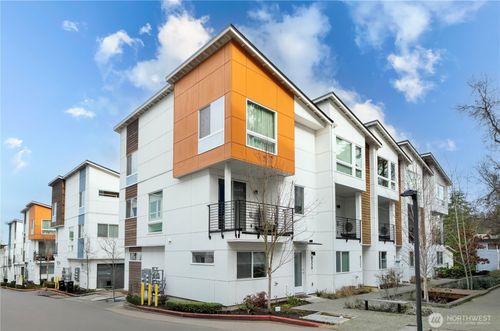 8554 22nd Pl Ne, Seattle, WA, 98115-5149 | Card Image