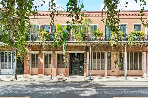 17-933 Chartres St, New Orleans, LA, 70116-3208 | Card Image