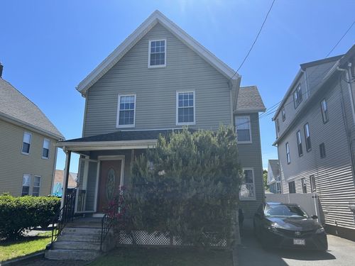 15 Dean St, Everett, MA, 02149-2814 | Card Image