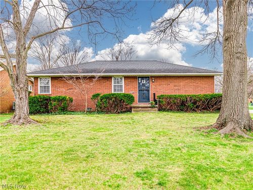 151 Roanoke Ave, Cuyahoga Falls, OH, 44221-1542 | Card Image