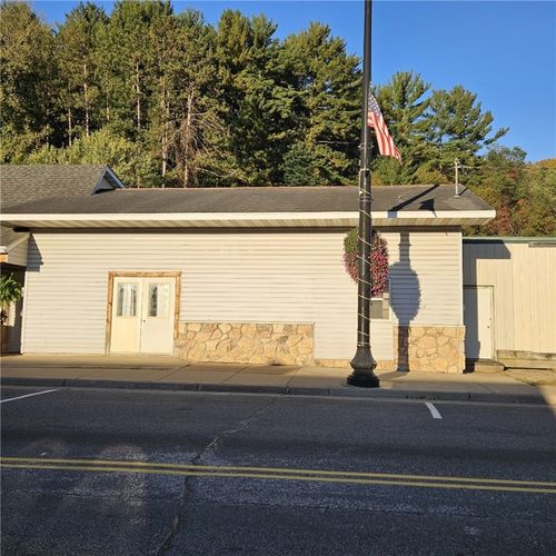 420 Main St, Plum City, WI, 54761-9056 | Card Image