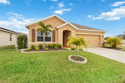 Front of house - custom landscaping with designer curbing | Image 2