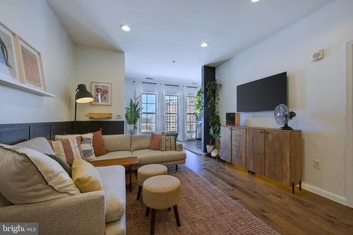 apt-514-8045 Newell St, SILVER SPRING, MD, 20910-4893 | Card Image