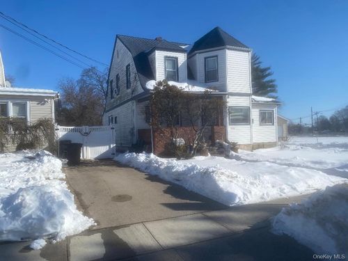 2379 Rockwood Ave, Baldwin, NY, 11510-3071 | Card Image