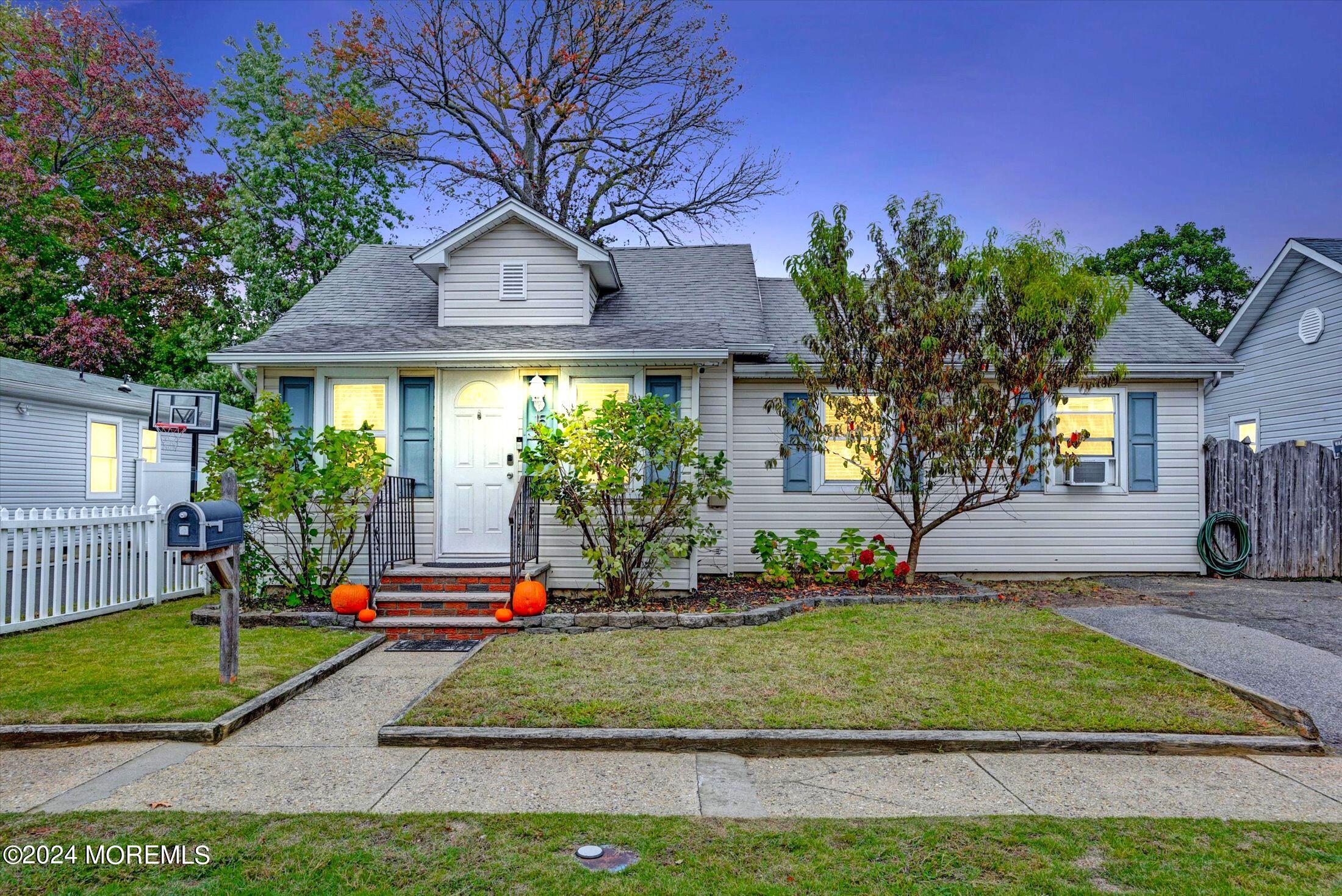 12th St, Hazlet Township, NJ 07734