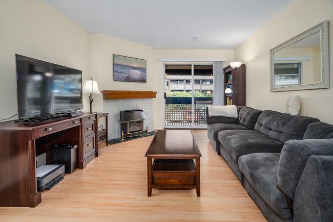 123 - 34909 Old Yale Road, Condo with 2 bedrooms, 1 bathrooms and 2 parking in Abbotsford BC | Image 3
