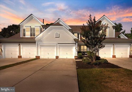 4 Wrentham Dr, MEDFORD, NJ, 08055-3824 | Card Image