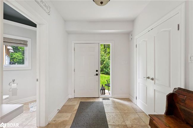 2240 S Orr Lake Rd, House other with 3 bedrooms, 4 bathrooms and 7 parking in Elmvale ON | Image 4
