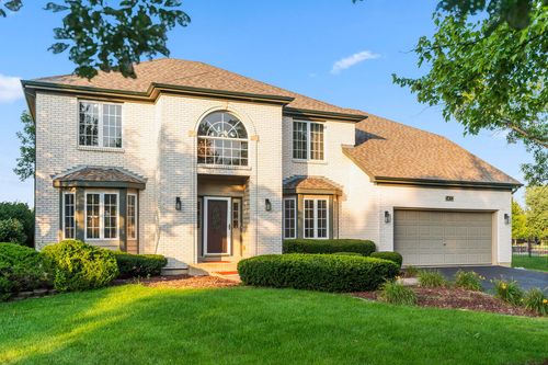 3432 Caine Dr, Naperville, IL, 60564-4185 | Card Image