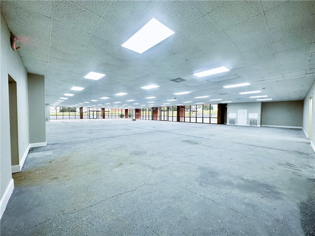 Commercial Lease in Stone Mountain 4