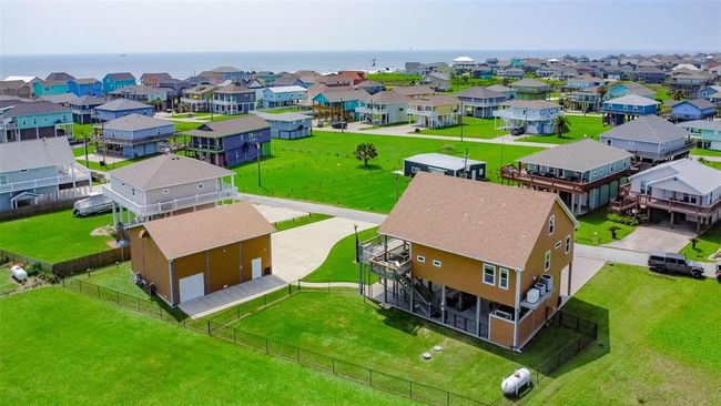 950 Seadrift Dr, House other with 5 bedrooms, 4 bathrooms and null parking in Crystal Beach TX | Image 40