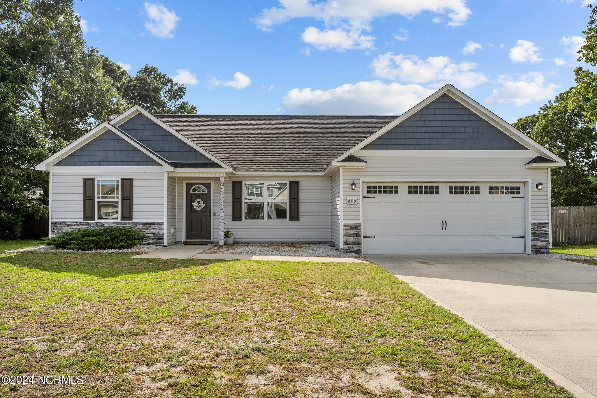 Duncan Dr, Richlands, NC 28574