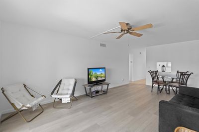 302 - 130 Ne 26th Avenue, Condo with 2 bedrooms, 2 bathrooms and null parking in Boynton Beach FL | Image 3