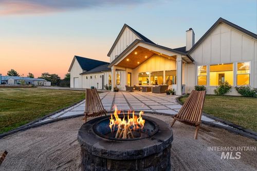 15016 Snow Mountain Dr, Caldwell, ID, 83607-5869 | Card Image