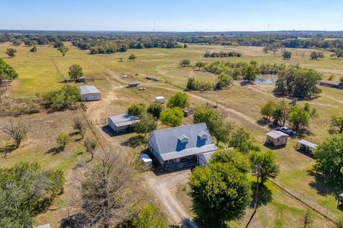 153 Pleasant Grove Rd, Elgin, TX, 78621-5011 | Card Image