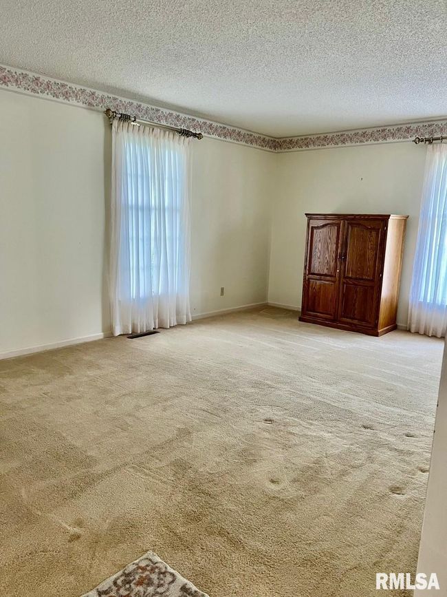 8 Shawnee Dr, House other with 3 bedrooms, 2 bathrooms and null parking in West Frankfort IL | Image 15
