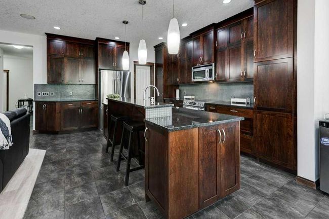 34 Chaparral Valley Place Se, House other with 5 bedrooms, 4 bathrooms and 4 parking in Calgary AB | Image 16