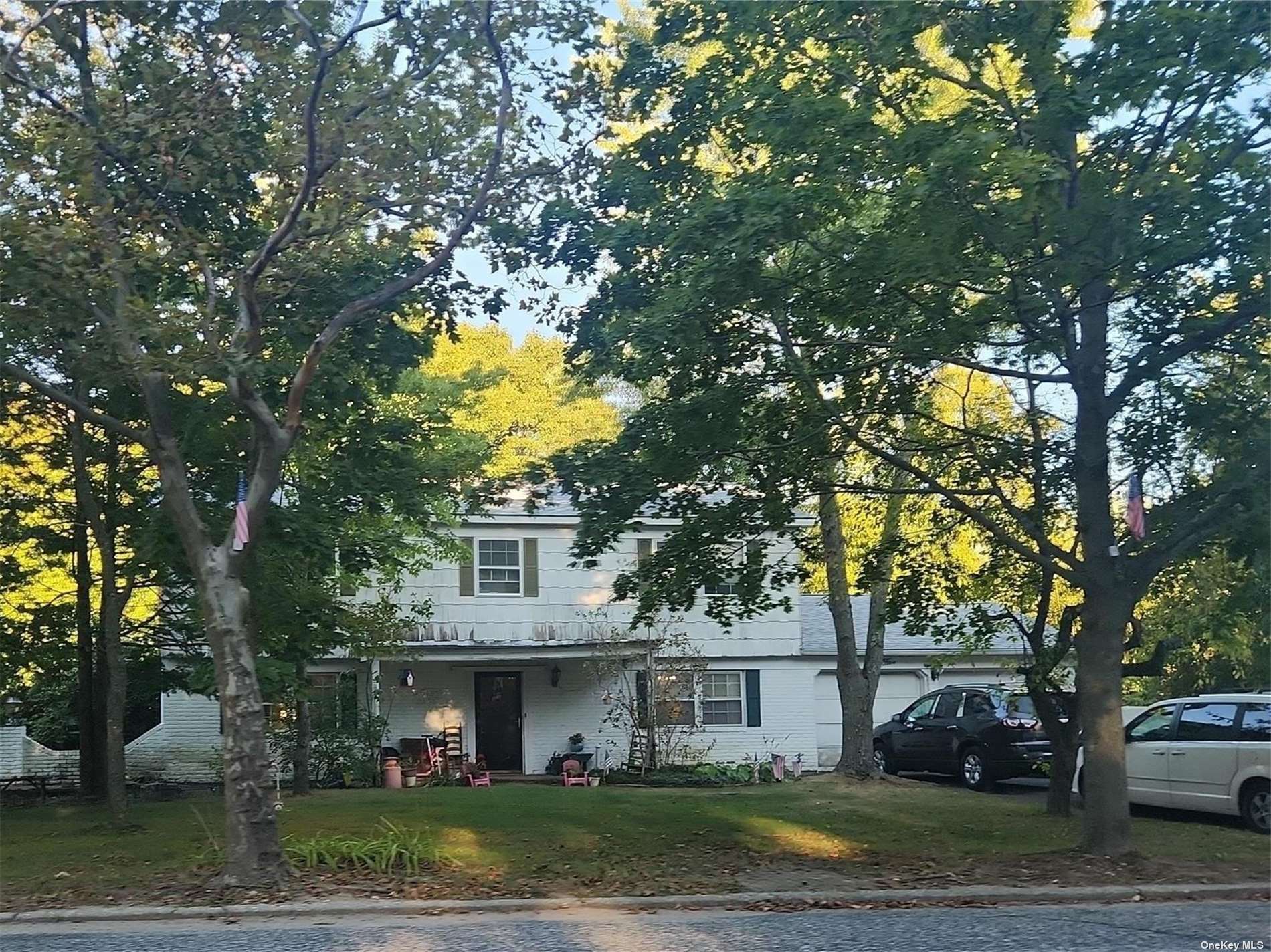 Plymouth Ave, Mount Sinai, NY 11766