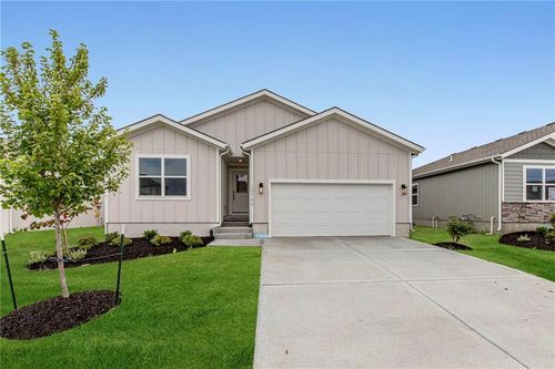 17752 Houston St, Gardner, KS, 66030-8307 | Card Image