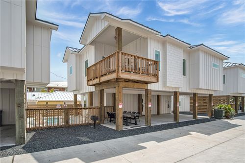 b-520 S 12th St, Port Aransas, TX, 78373-5420 | Card Image