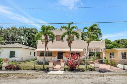 1062 Nw 41st St, Miami, FL, 33127-2747 | Card Image