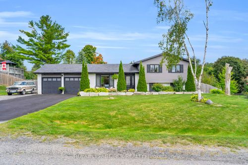 9 Ianson Dr, Greenbank, ON, L0C1B0 | Card Image