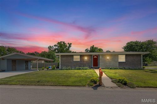 5327 Lynwood Ct, Godfrey, IL, 62035-2513 | Card Image