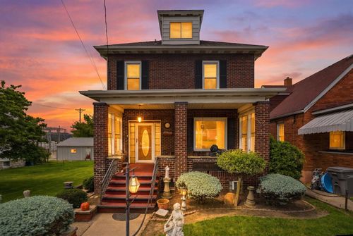 38 Franklin Ave, Ellwood City, PA, 16117-2213 | Card Image