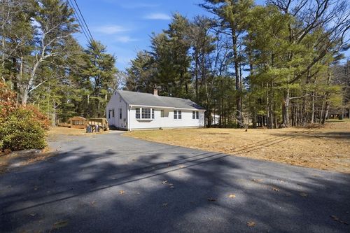 35 Grove St, Kingston, MA, 02364-1385 | Card Image