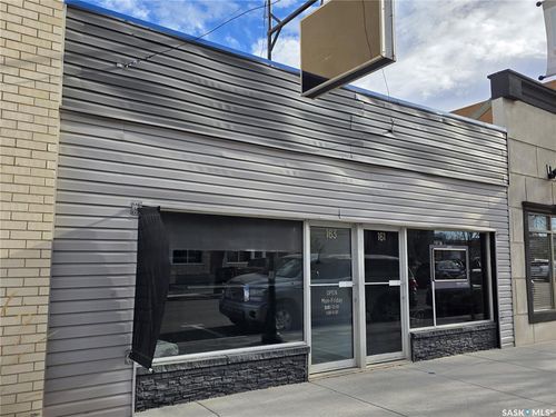 163 1st Ave Ne, Swift Current, SK, S9H2B1 | Card Image