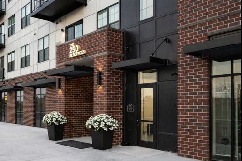 b2b3-250 Mchenry Rd, Buffalo Grove, IL, 60089-6748 | Card Image