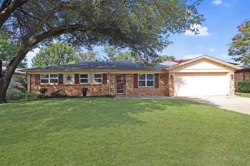 5409 Topper Dr, North Richland Hills, TX, 76180-6813 | Card Image