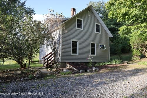 861 Snydertown Rd, Craryville, NY, 12521-5226 | Card Image