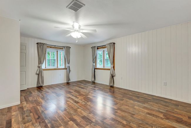 Basement bedroom | Image 39