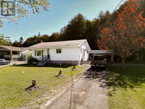 6 Mcquarrie Blvd, Gore Bay, ON, P0P1H0 | Card Image