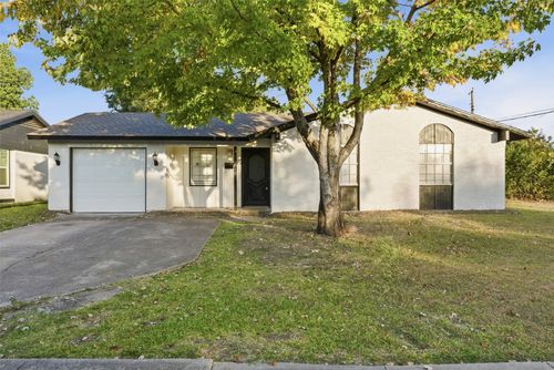 910 Royal Crest Dr, Mesquite, TX, 75149-3245 | Card Image