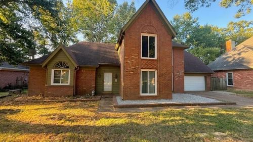 8957 Hickory Trail Dr, Cordova, TN, 38018-6918 | Card Image