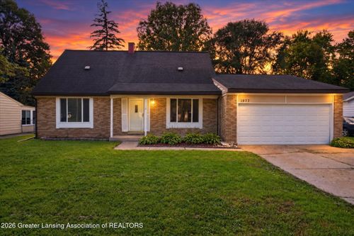 1977 Hamilton St, Holt, MI, 48842-1517 | Card Image