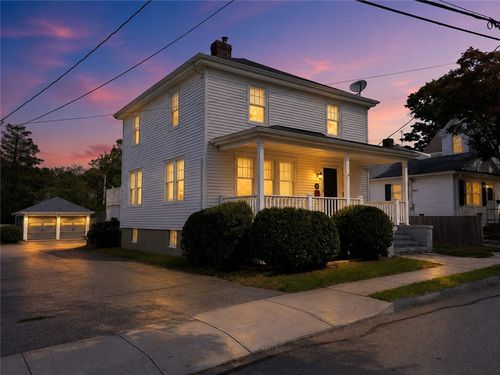 10 Channing St, Newport, RI, 02840-2127 | Card Image