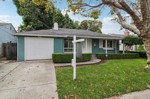 16045 Via Cordoba, San Lorenzo, CA, 94580-2535 | Card Image