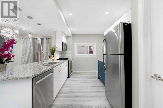 1061 Highland Ave, House other with 4 bedrooms, 3 bathrooms and null parking in Windsor ON | Image 17
